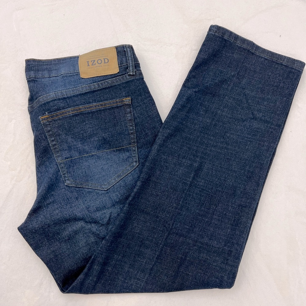 Men’s denim jeans IZOD relaxed fit straight leg size 34/30